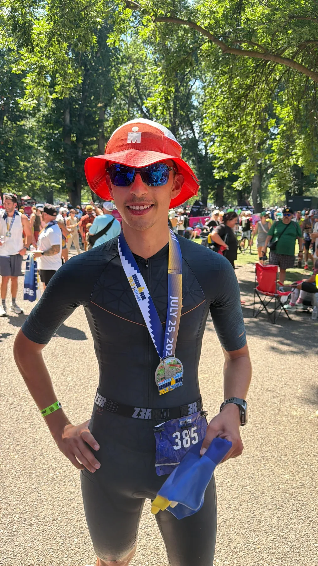 Marwan Ghannoudi finisher de l'IRONMAN 70.3 de Boise, médaille au cou